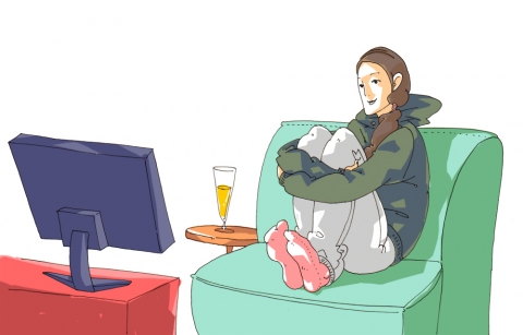 テレビを見てくつろいでソファーに座っている女性のイラスト