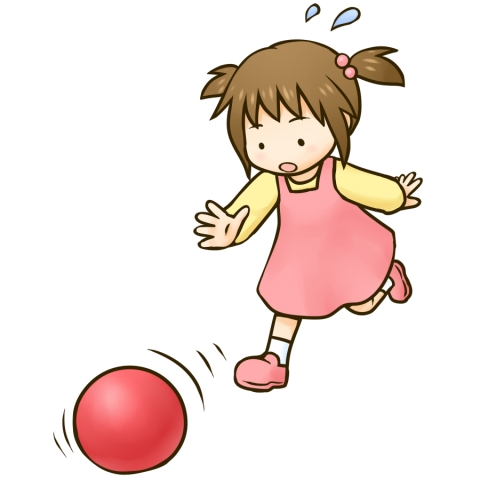 ボールを追いかける女の子のイラスト